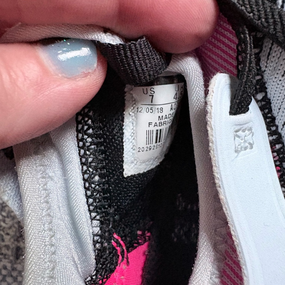 Nike lightweight Pink and Black running sneakers